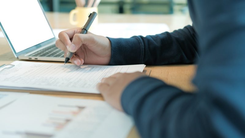 転職フェアを申し込む人事担当者