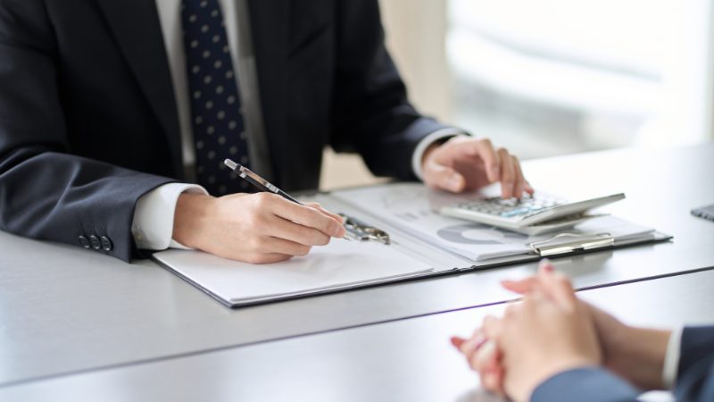 代理店担当者との打ち合わせ現場